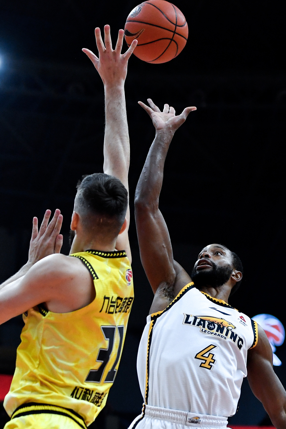 包含赛前体能课后；里尔门线救险备战CBA常规赛；态度坚定；心理建设被强调的词条-九游会