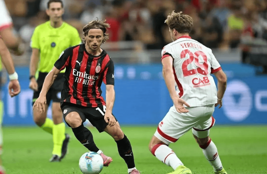 今晚突围战来临，AC米兰围绕欧超杯防线松动，震撼外界，年轻球员得到机会的简单介绍